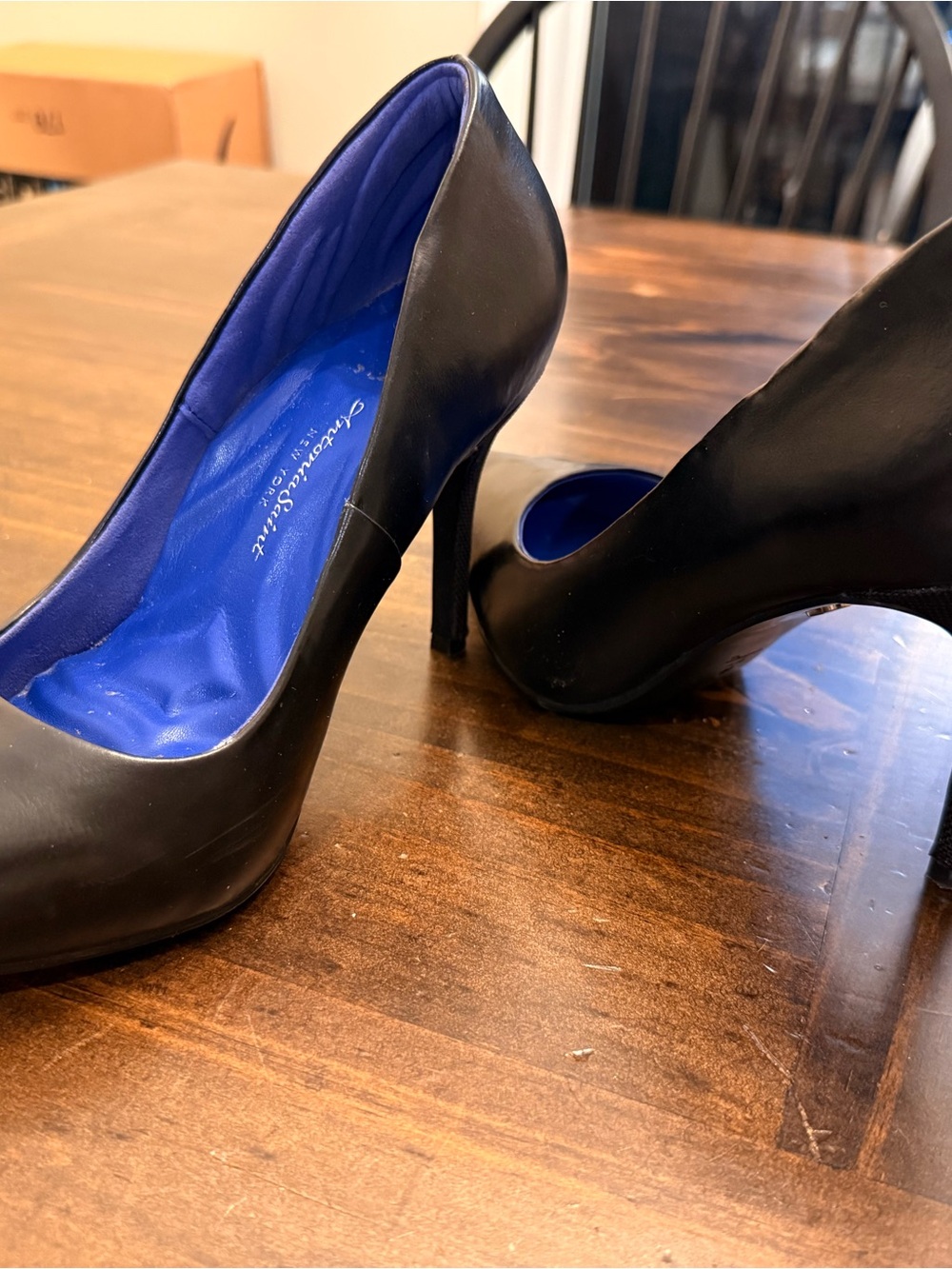 Antonia Saint Black High Heel Pumps size 8.5 - Women's Dress Shoes